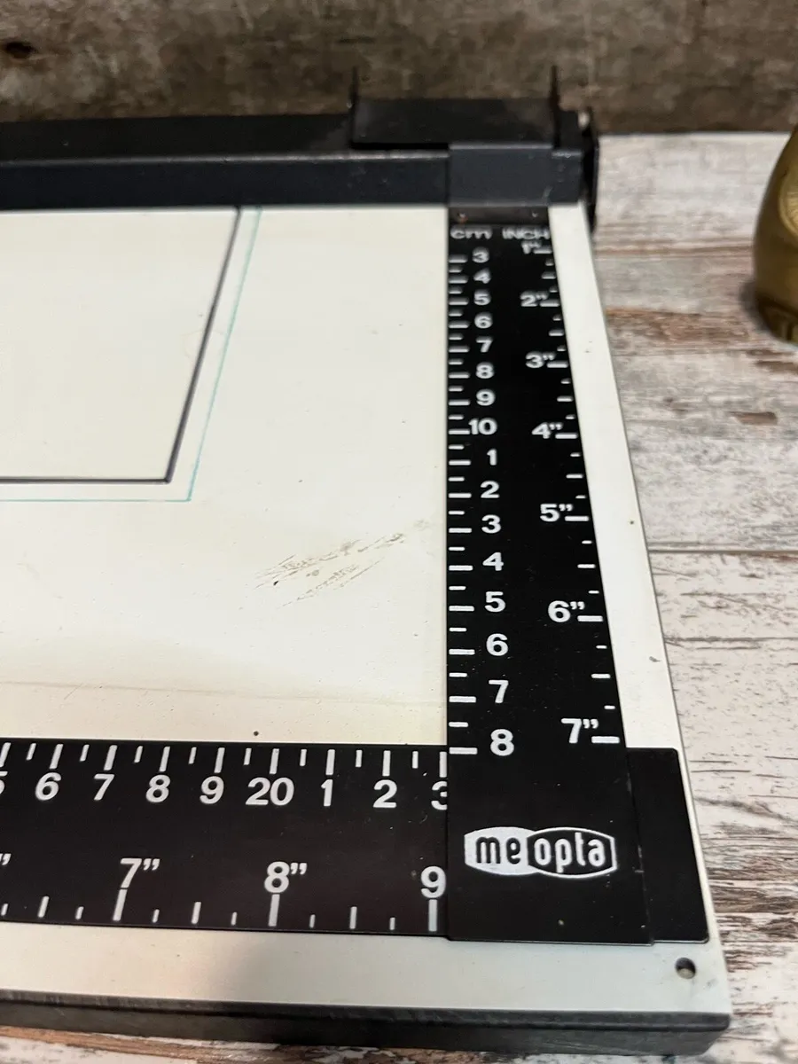 Vintage camera easel - Image 2