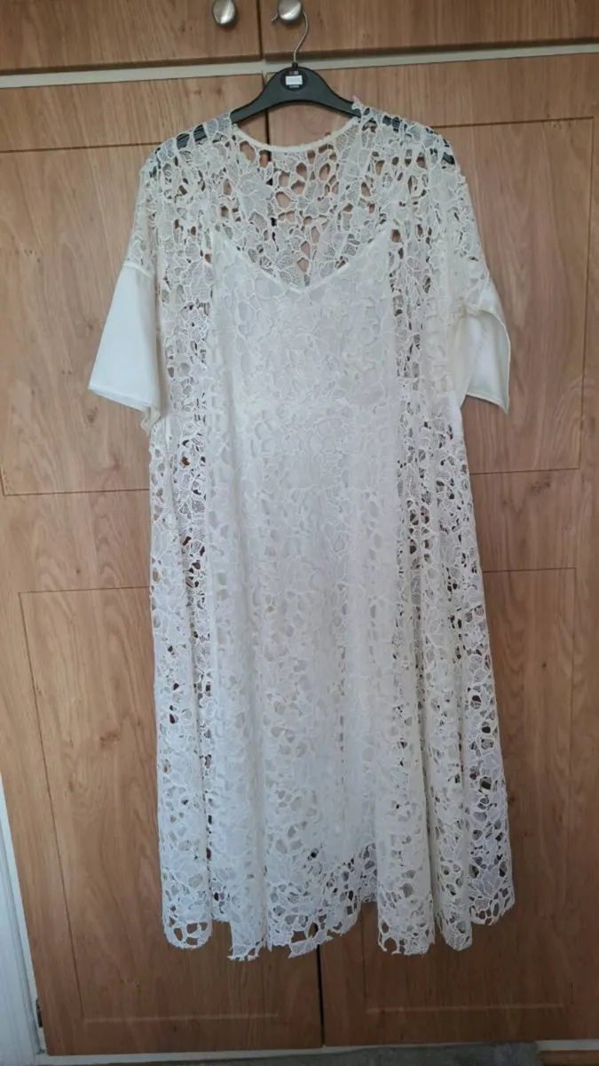 Cream lace dress - Image 1