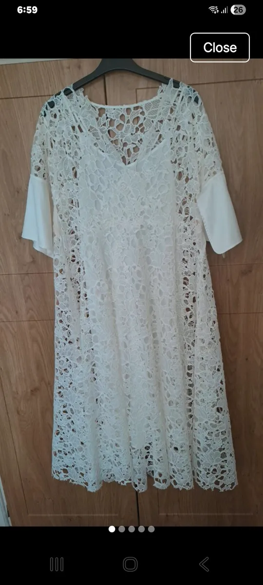 Cream lace dress - Image 2