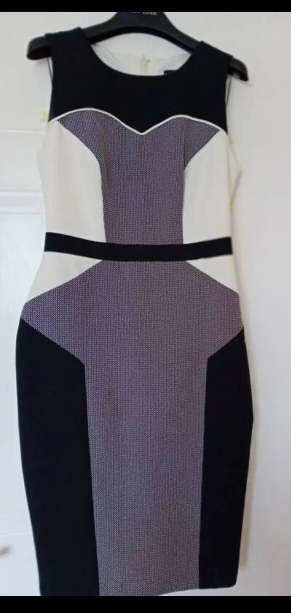 Ladies Formal Dress UK8 - Image 1