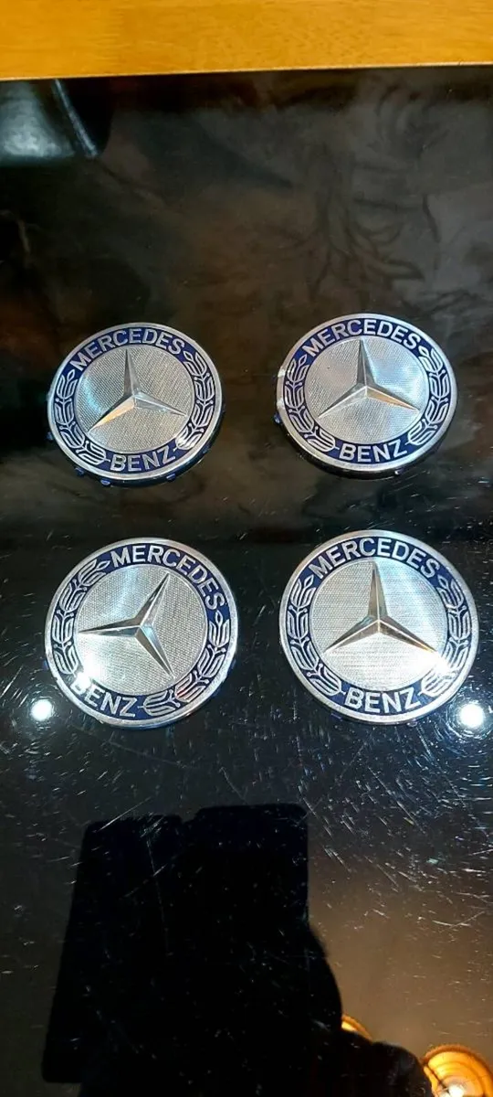 Mercedes  Centre  Caps - Image 1