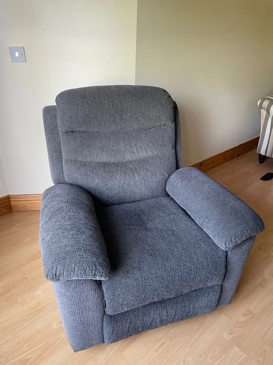 Recliner Chair - Image 1