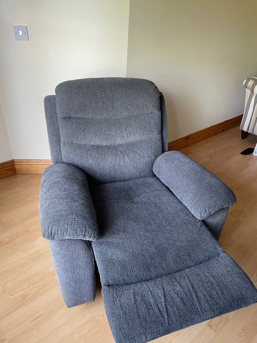 Recliner Chair - Image 2