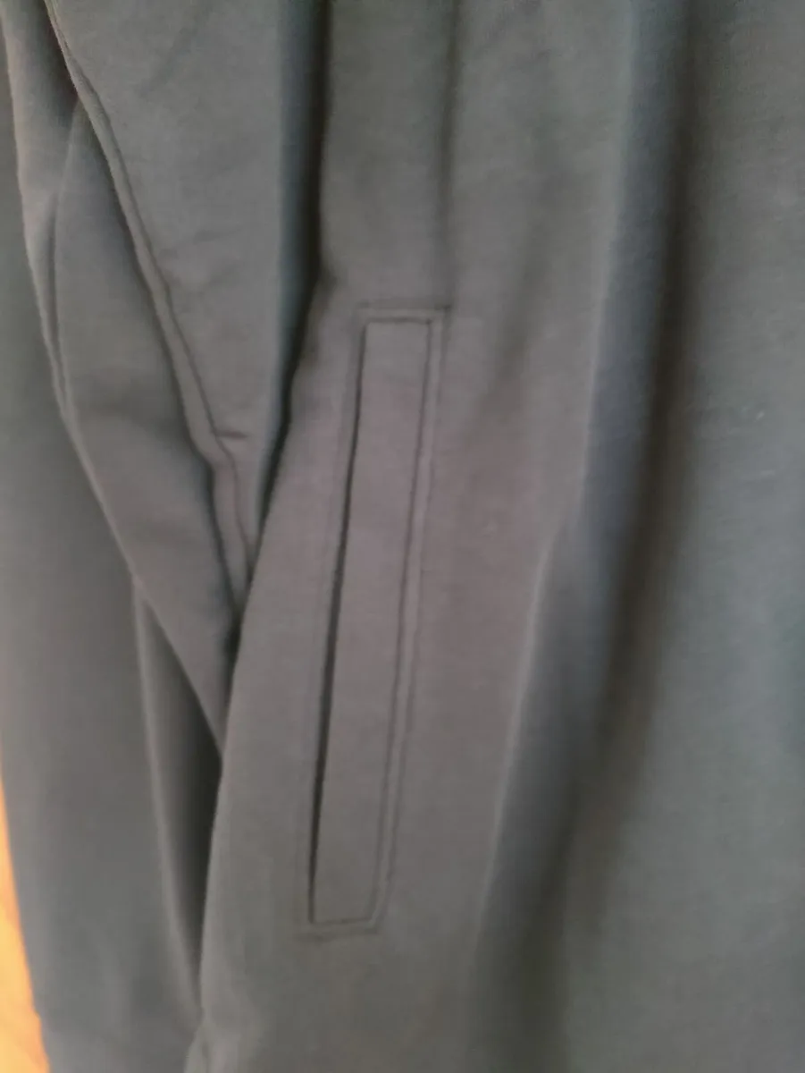 UA Project Rock hoodie L New - Image 2