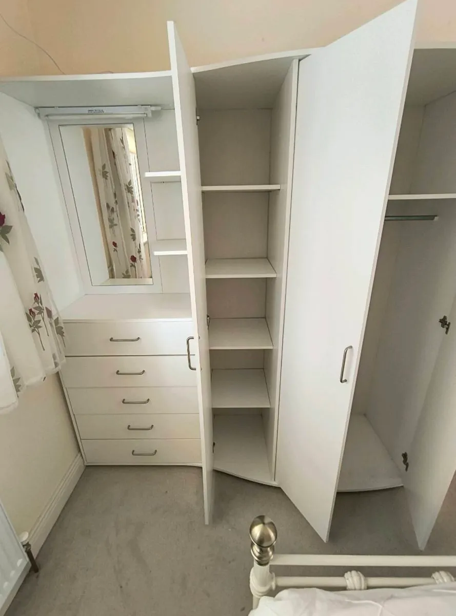 Wardrobe - Image 3