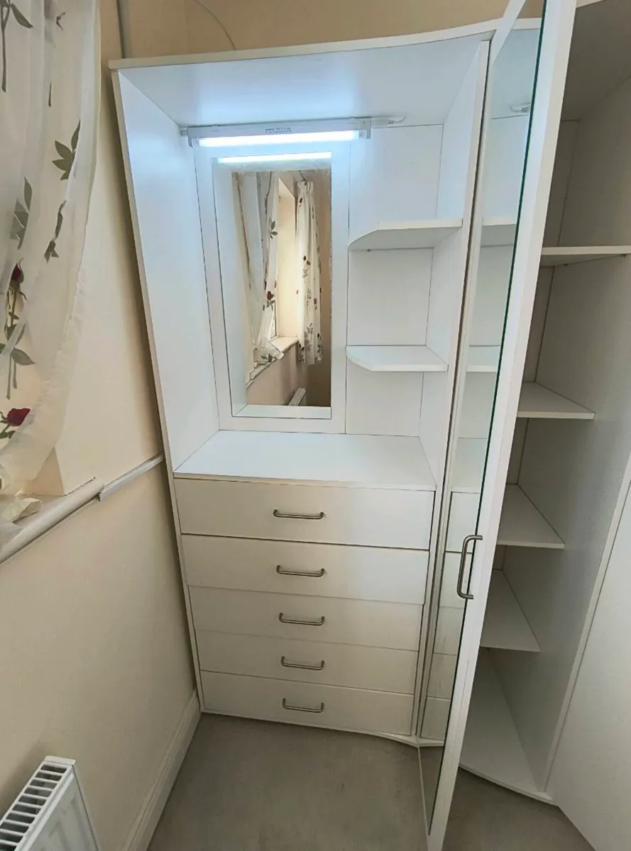 Wardrobe - Image 4