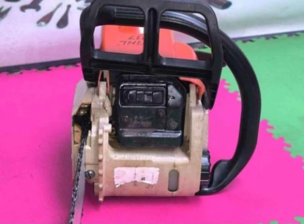 VINTAGE GENUINE STIHL 017 CHAINSAW - Image 2
