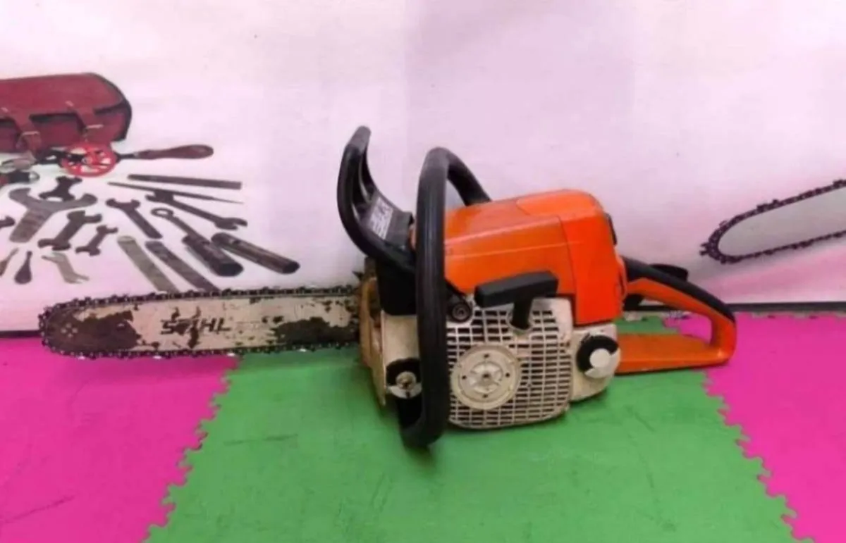 STIHL MS250 2 STROKE PETROL CHAINSAW  USED - Image 1