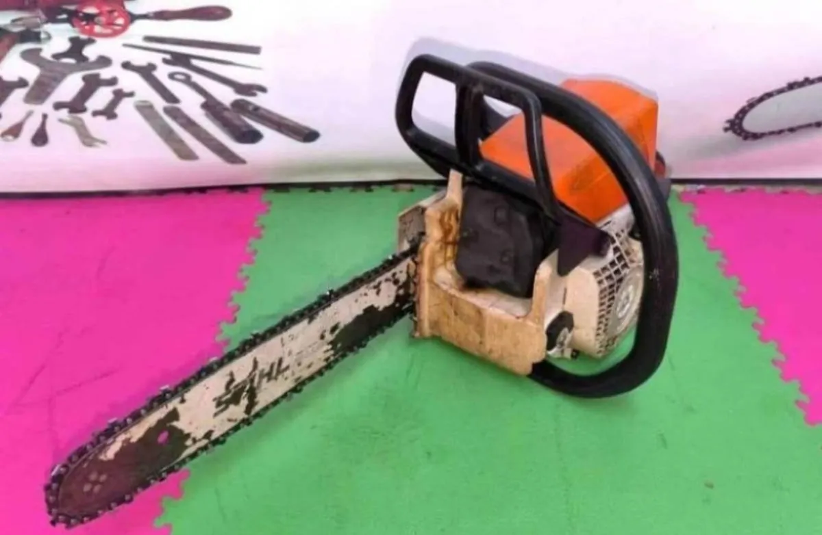 STIHL MS250 2 STROKE PETROL CHAINSAW  USED - Image 3