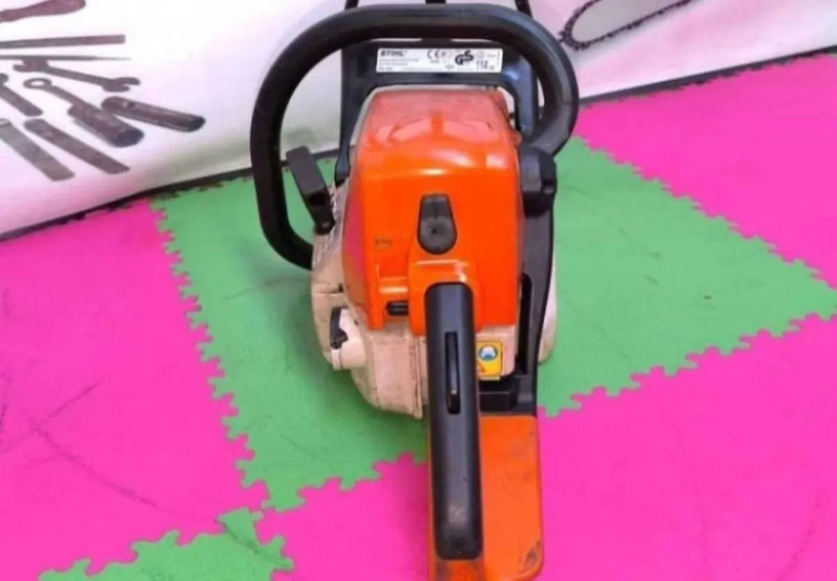 STIHL MS250 2 STROKE PETROL CHAINSAW  USED - Image 4