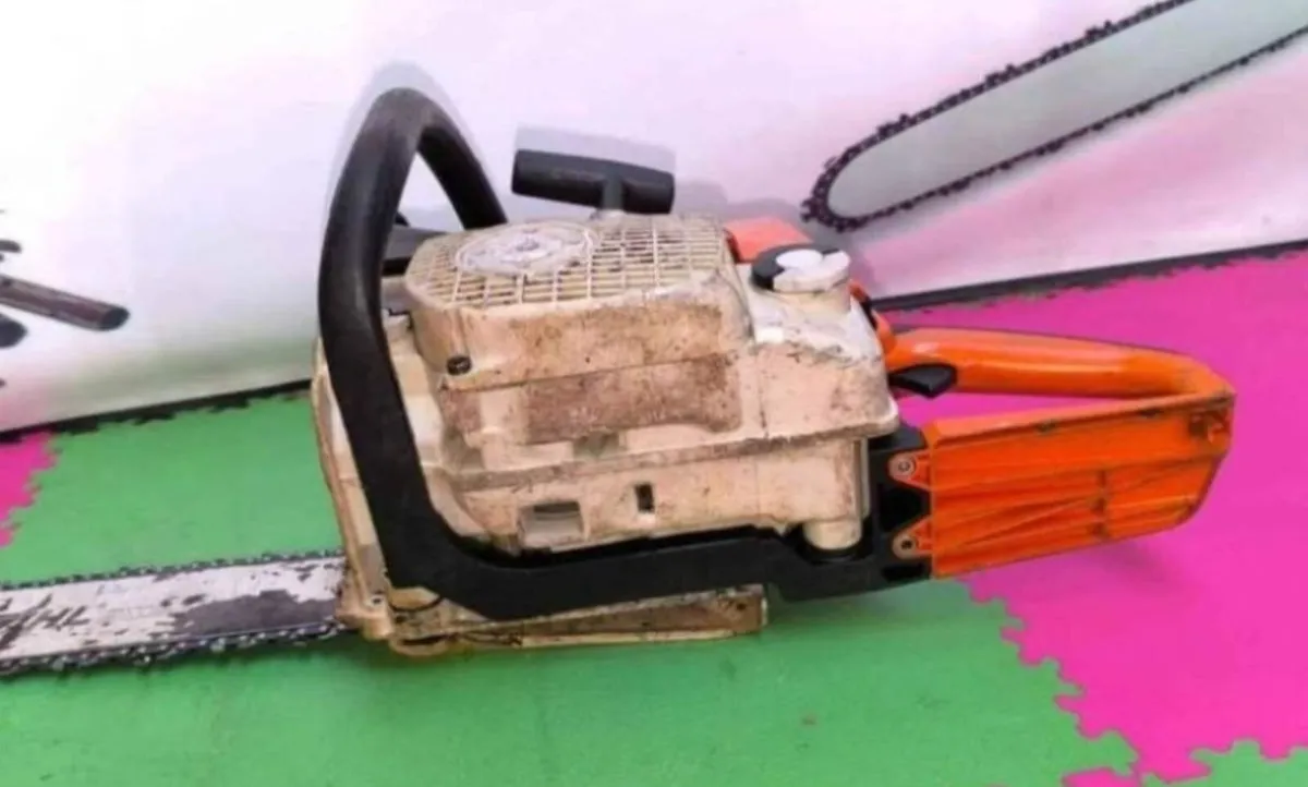STIHL MS250 2 STROKE PETROL CHAINSAW  USED - Image 2