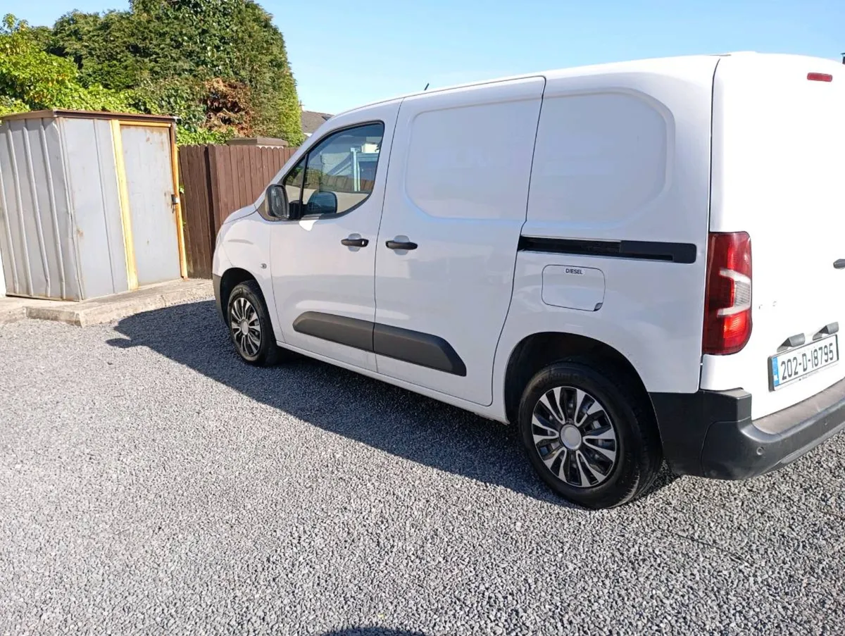 Opel combo 202 seats 3 - Image 3