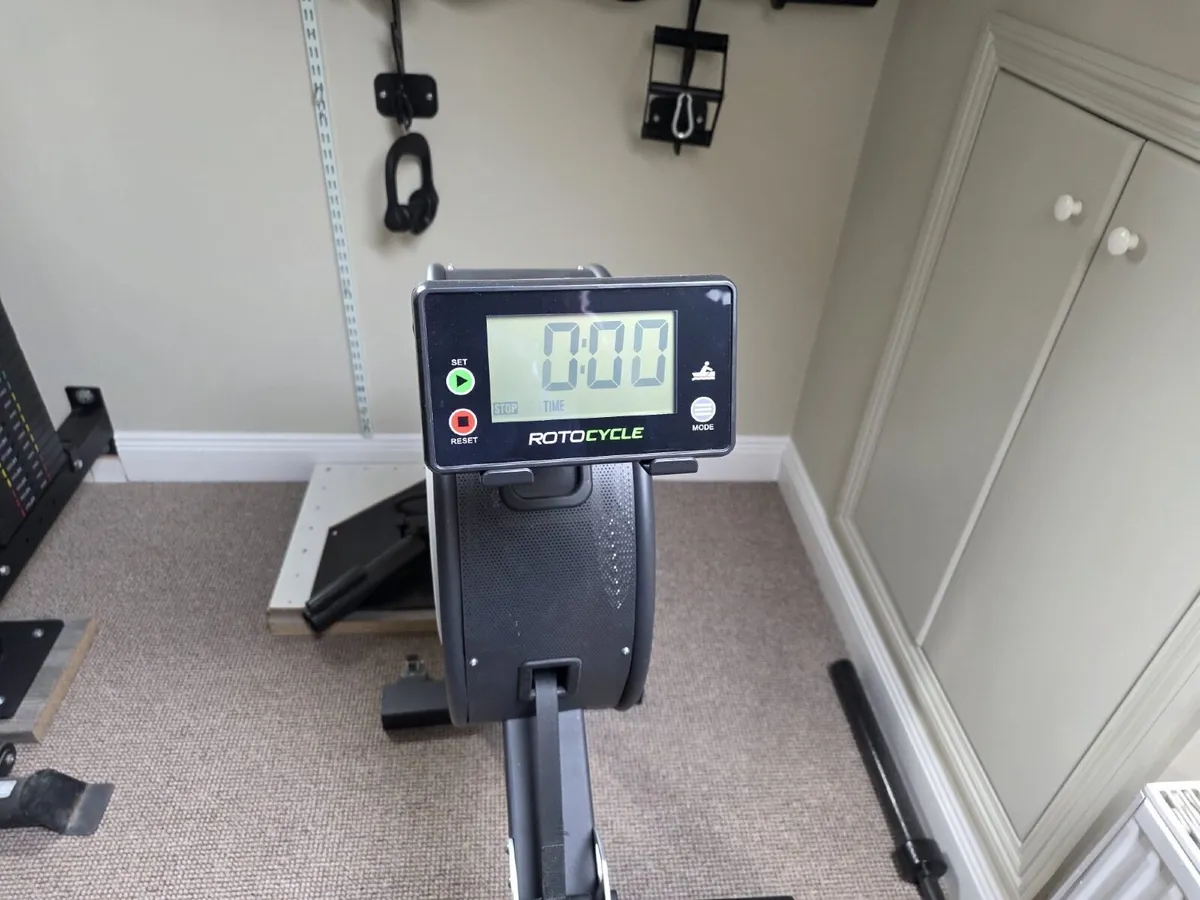 Rowing Machine - Image 4