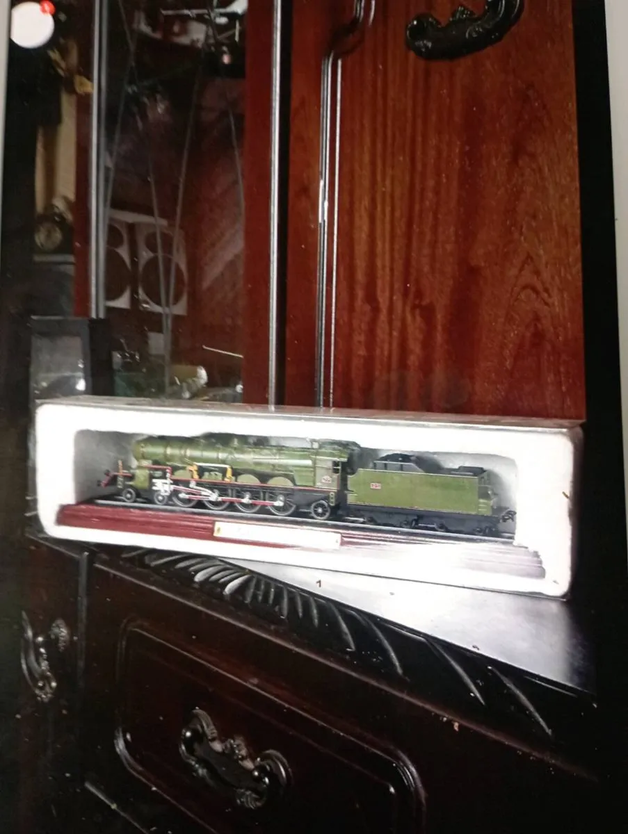 ATLAS EDITIONS  PLM MOUNTAIN CLASS LOCOMOTIVE - Image 1