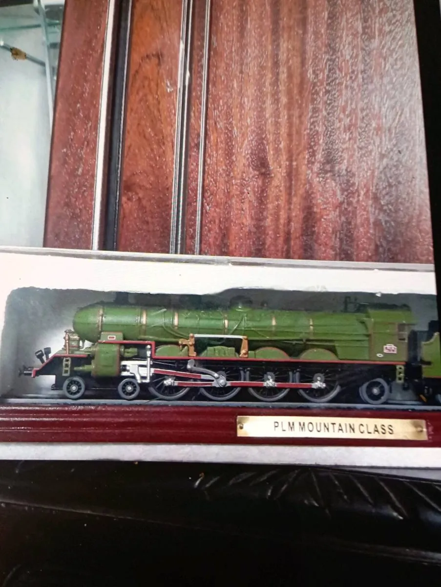 ATLAS EDITIONS  PLM MOUNTAIN CLASS LOCOMOTIVE - Image 2