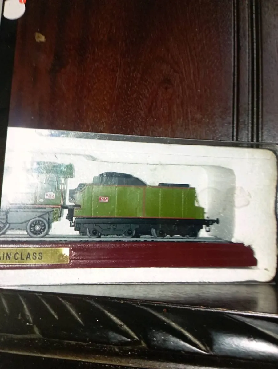 ATLAS EDITIONS  PLM MOUNTAIN CLASS LOCOMOTIVE - Image 3