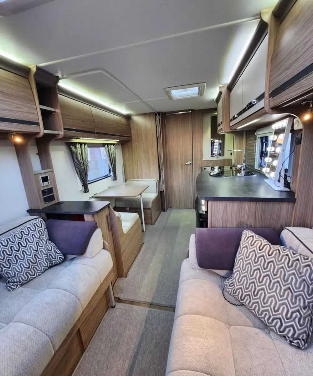 Coachman 520 Vip 2015 Caravan - Image 3
