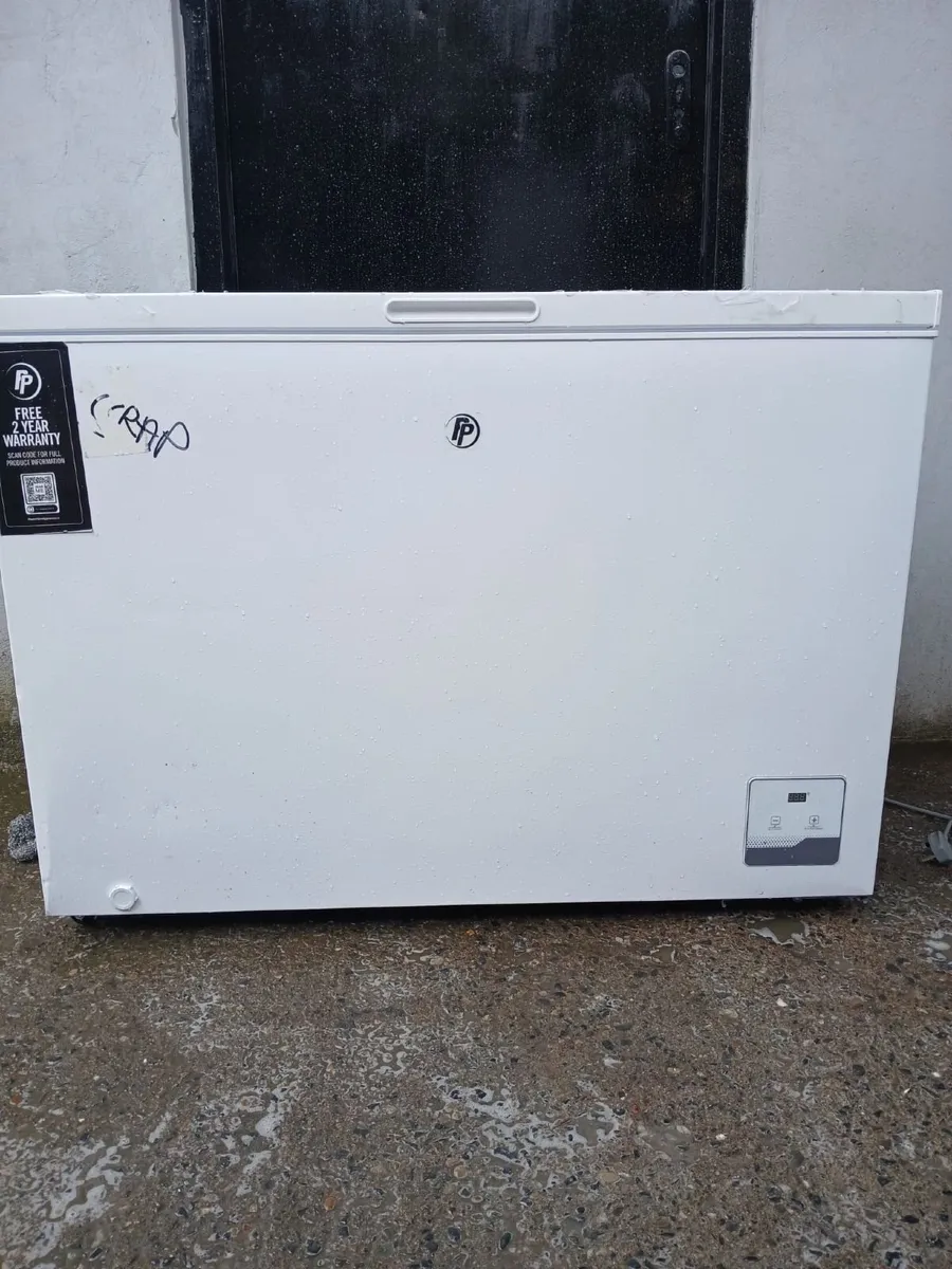 EX DISPLAY BRAND NEW CHEST FREEZER - Image 1