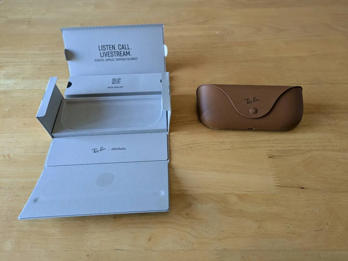 Ray-Ban Meta Wayfarer Smart Glasses - Image 3