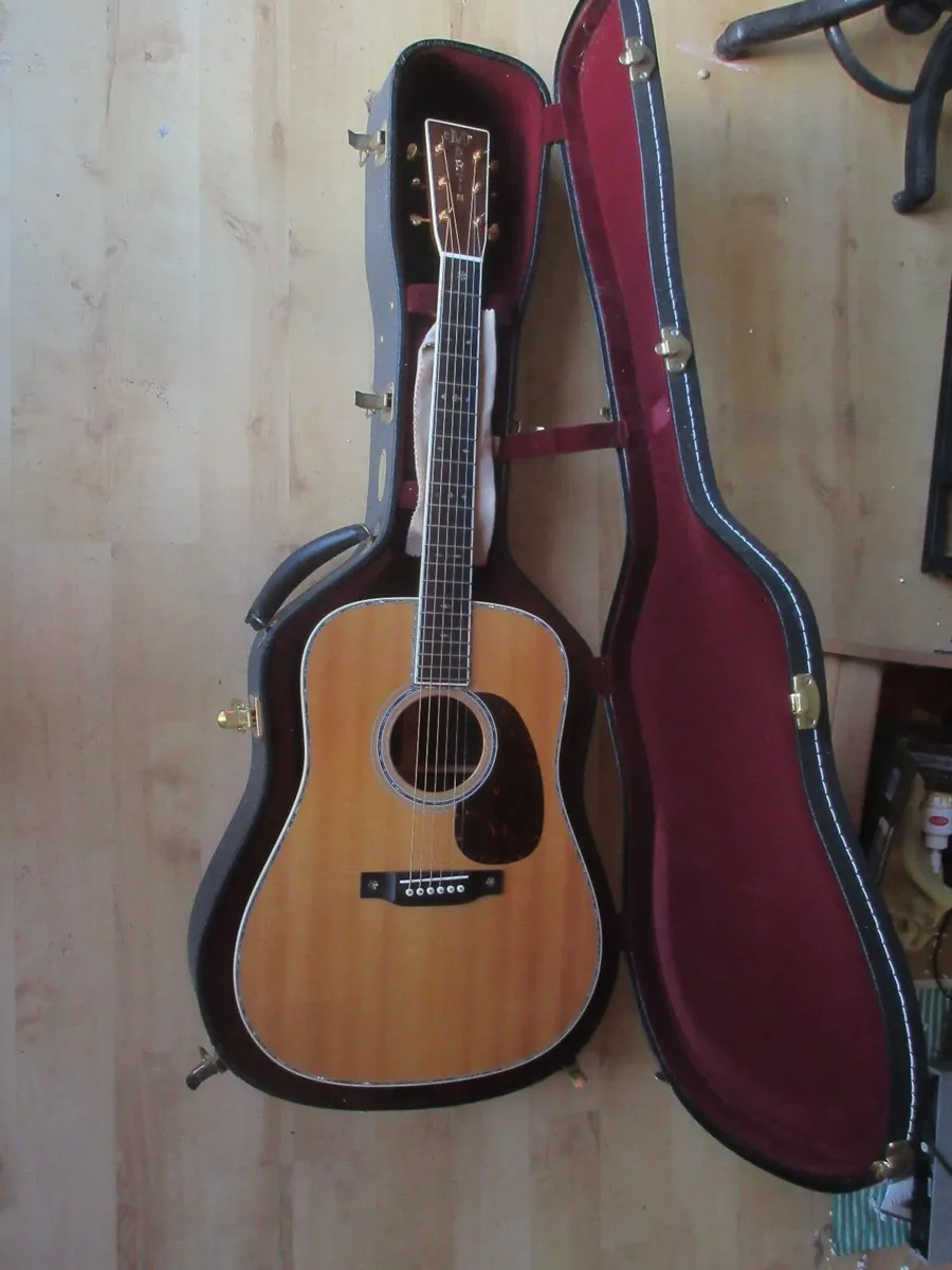 MARTIN D42 Acoustic Guitar - Image 1