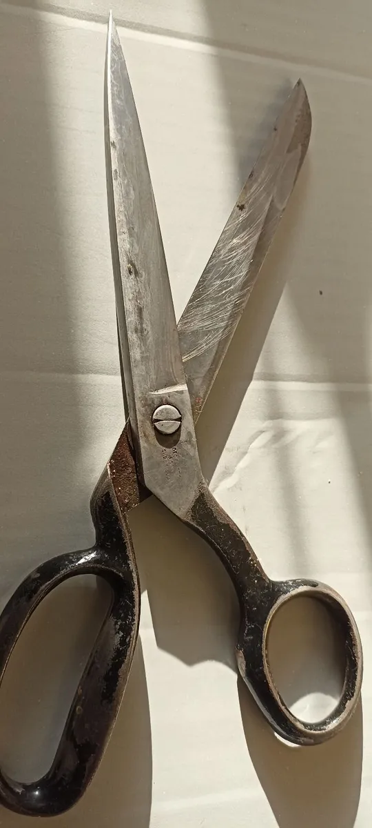 Old Scissors - Image 2