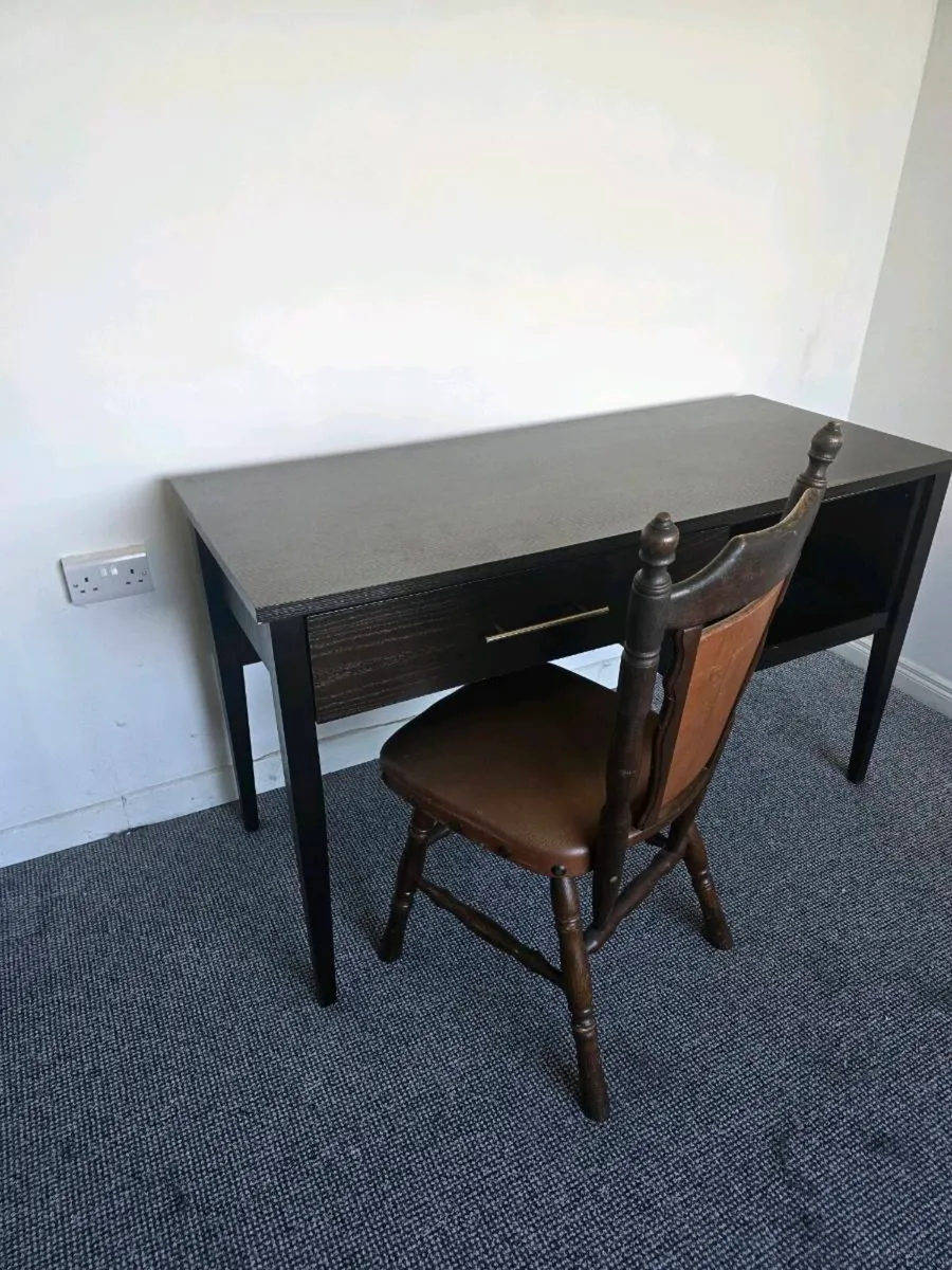 Desk,chair and locker - Image 3