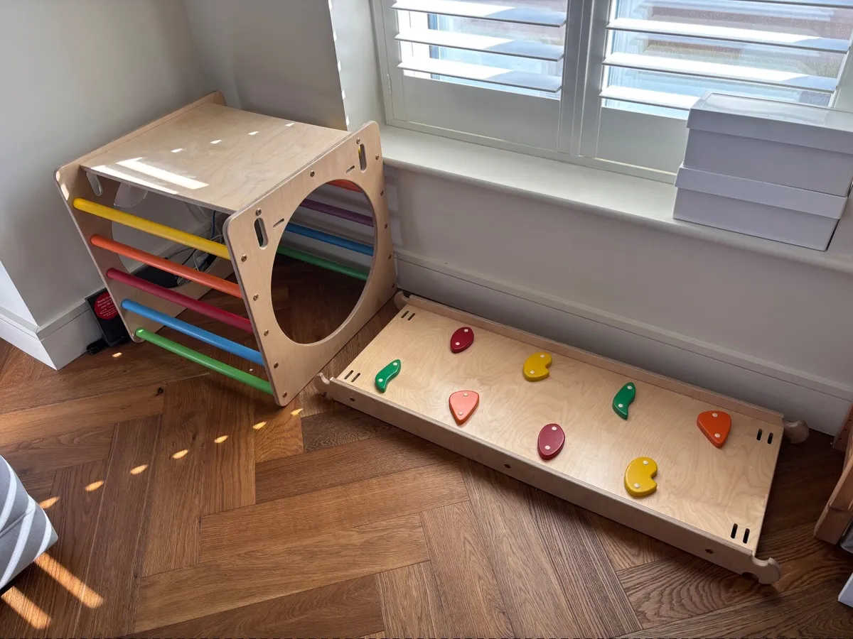 Indoor/Outdoor climbing frame and slide - Image 2