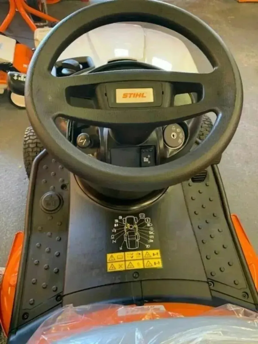 Stihl 5112 Z Petrol Ride On Mower - Image 4
