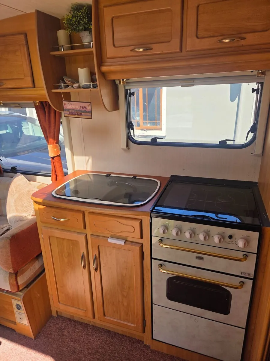 Caravan - Image 3