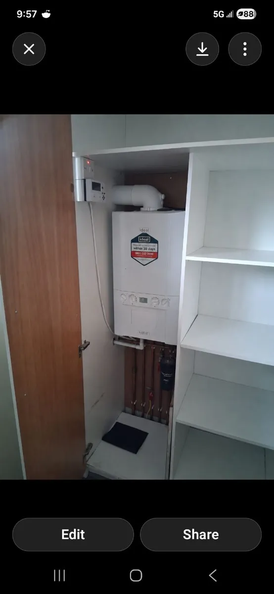Gas combi boiler