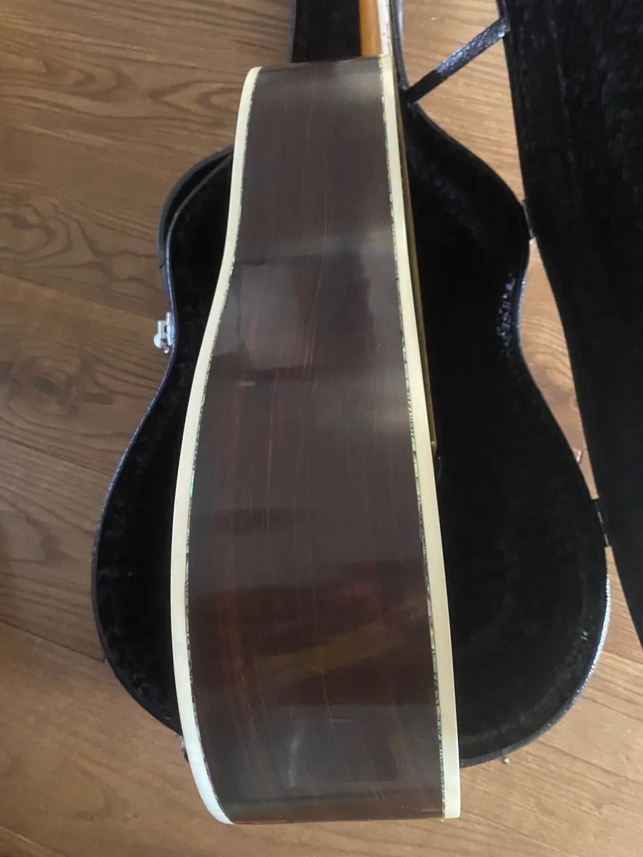 Guitar - Image 4