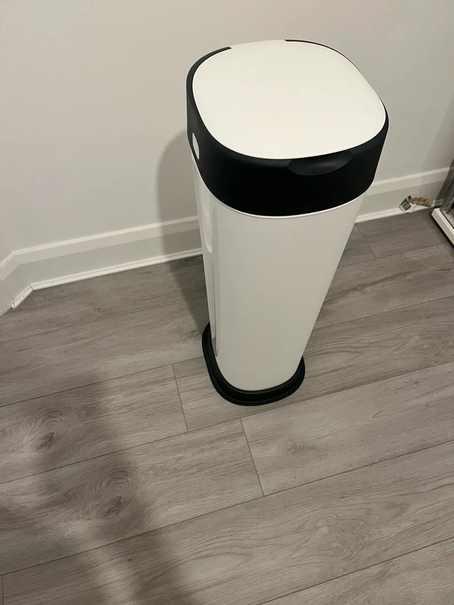 Tommee Tippee XL nappy bin - Image 2