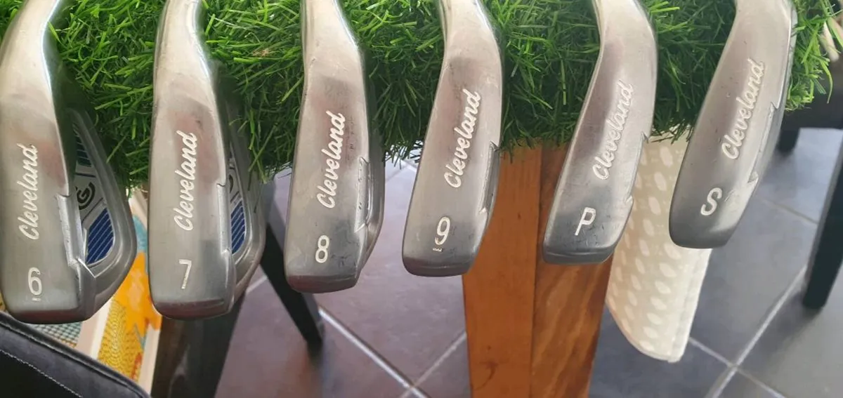 SET OF CLEVELAND IRONS + 23o HYBRID COMBI SET - Image 4