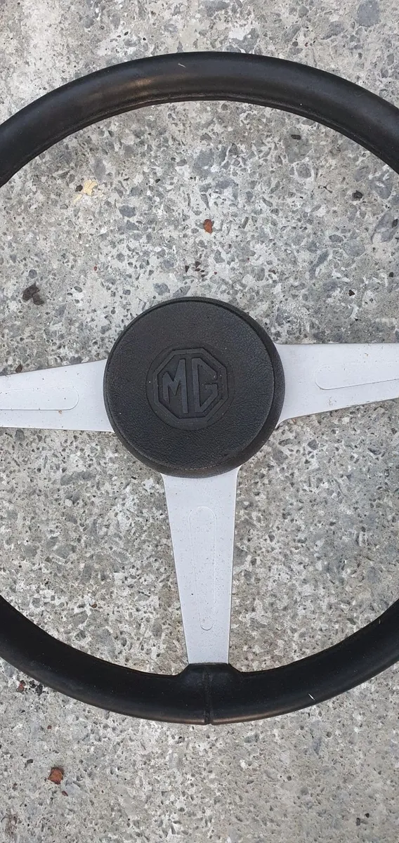 MG steering wheel - Image 1