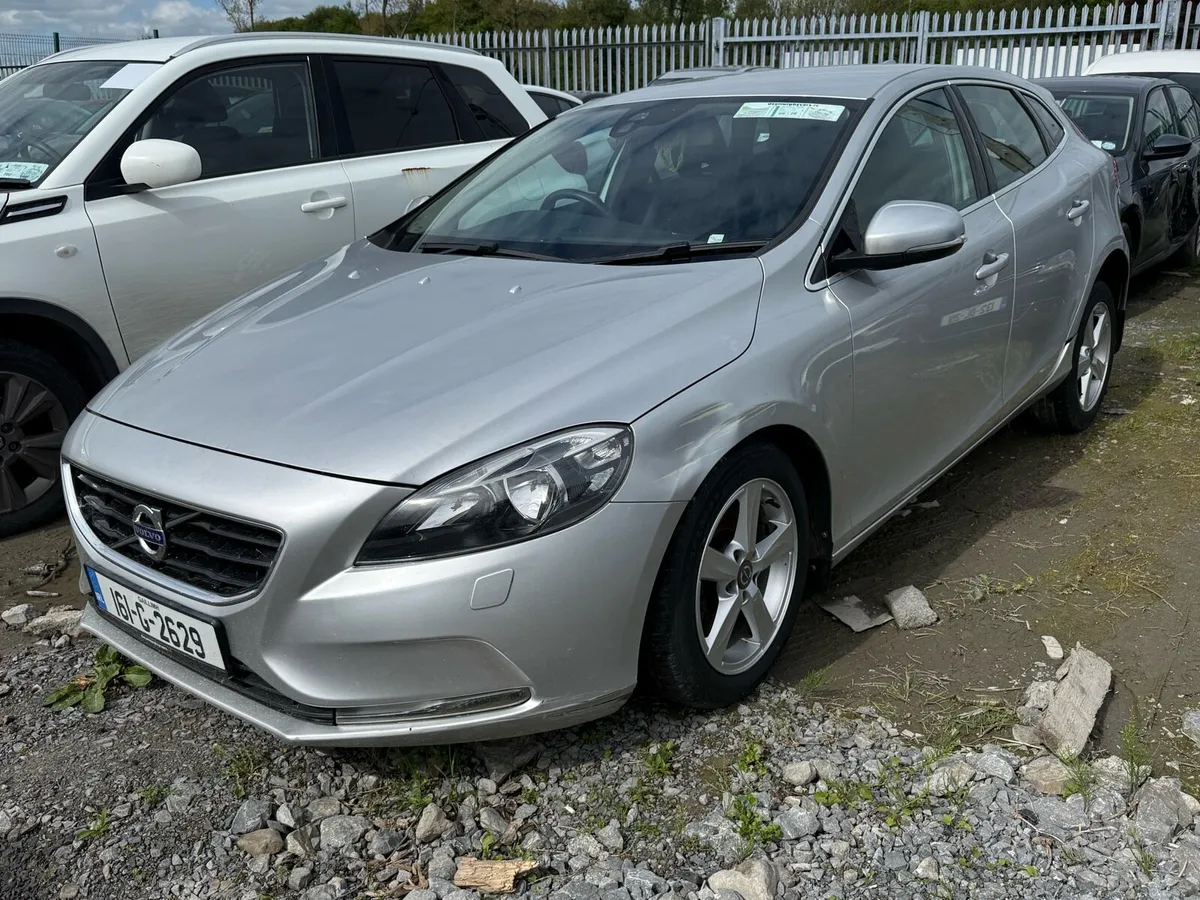 2016 Volvo v40 2.0d NEEDS ENGINE - Image 2