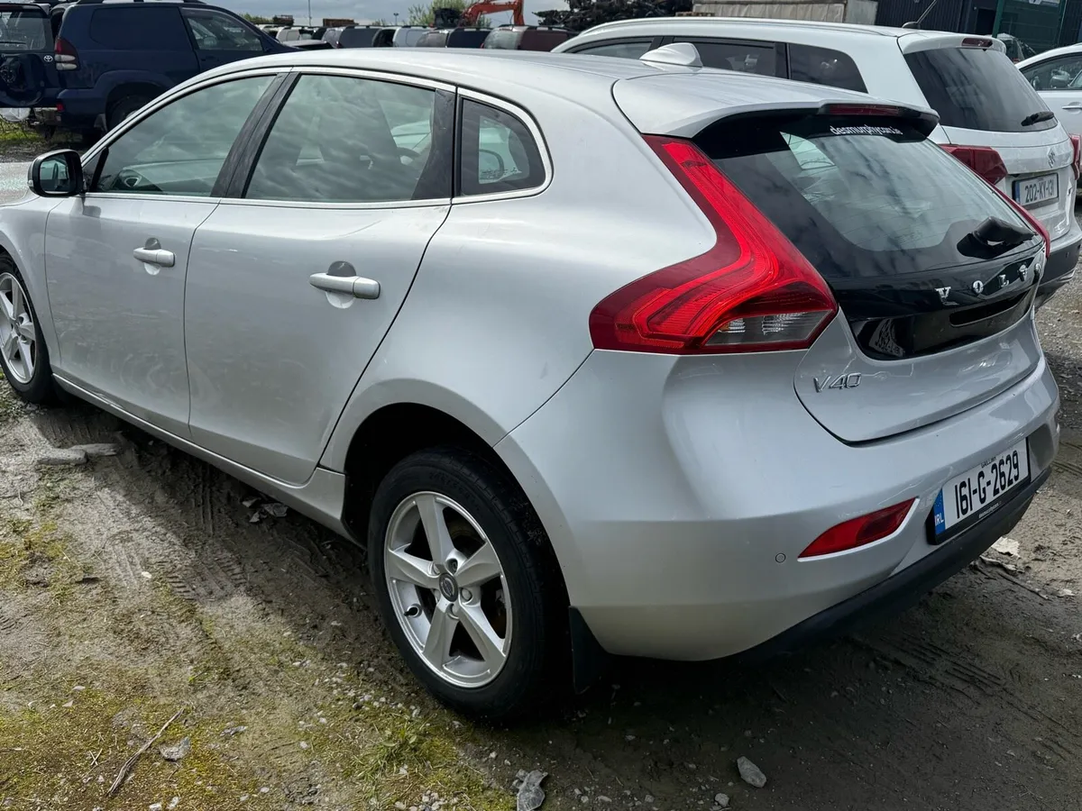 2016 Volvo v40 2.0d NEEDS ENGINE - Image 3