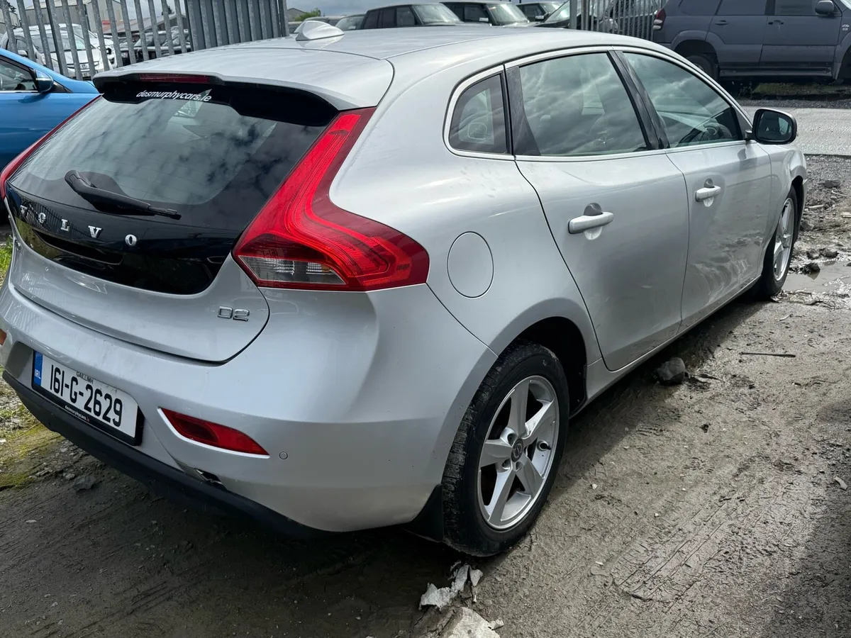 2016 Volvo v40 2.0d NEEDS ENGINE - Image 4
