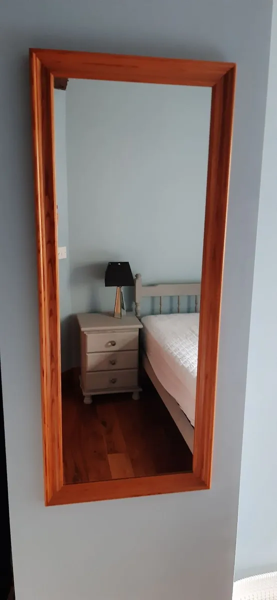 Bed/Bedside Cabinets and Mirror - Image 3