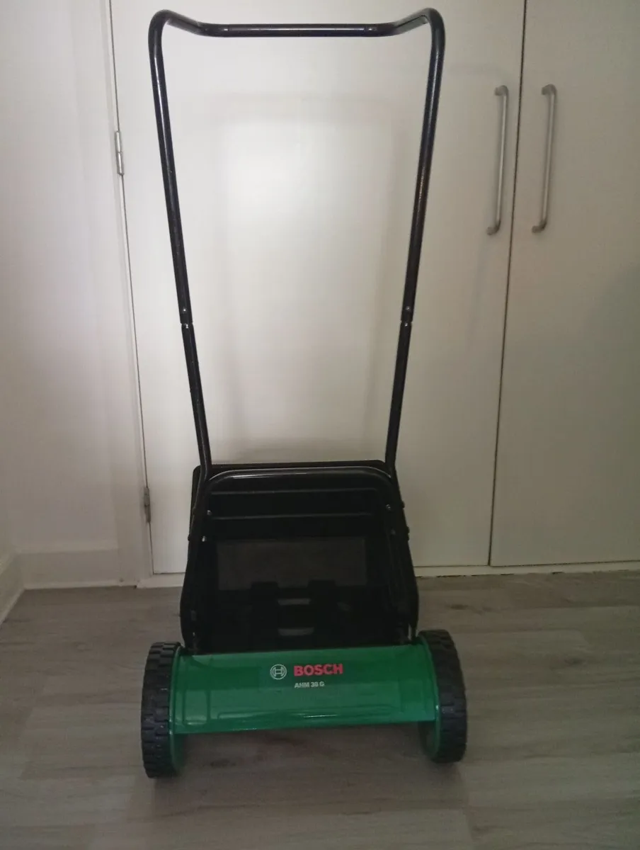 New Bosch AHM38G push Lawnmower - Image 3