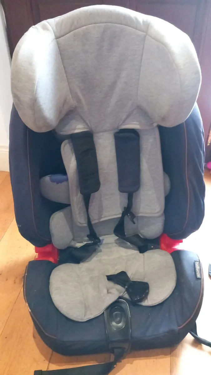 Car seat - Image 1