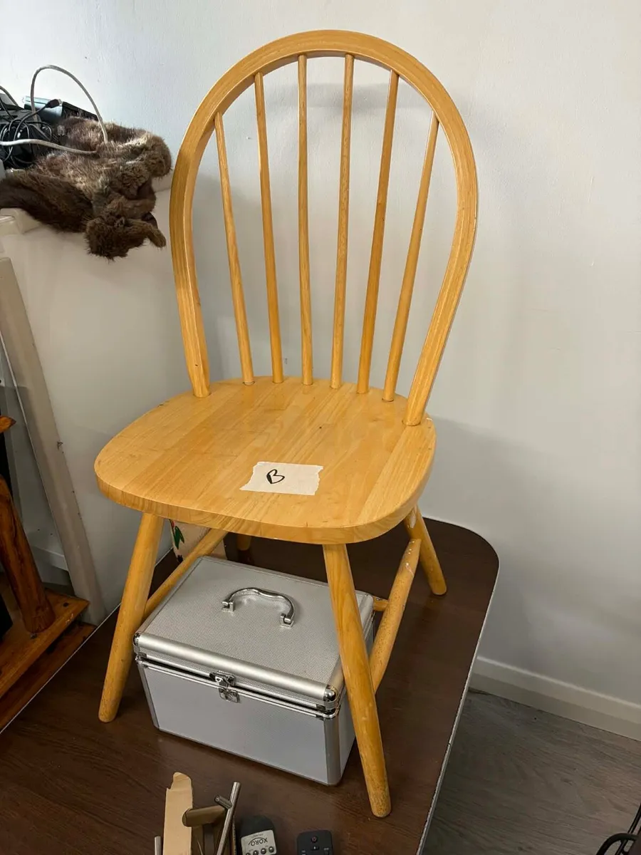 3 oak chairs €30 - Image 2