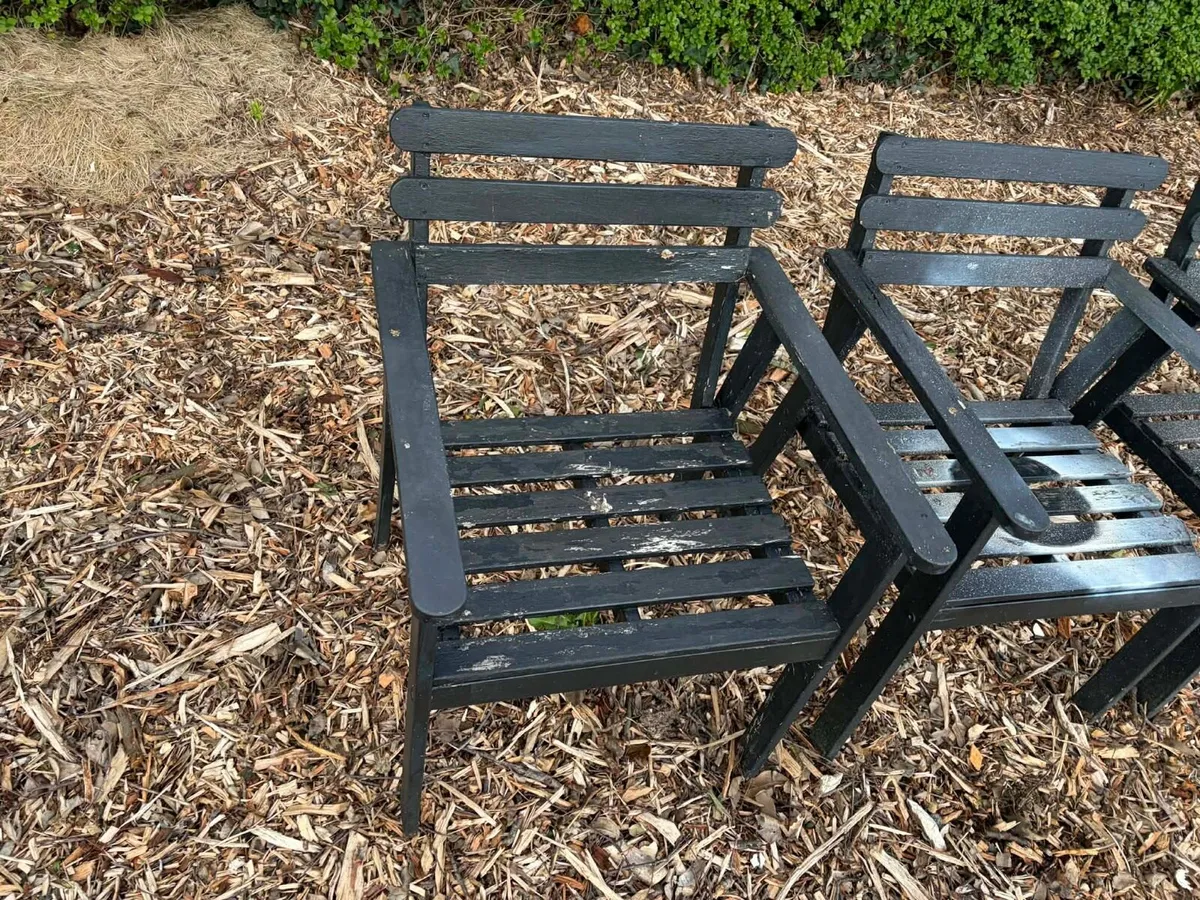 4 wooden garden chairs - Image 4