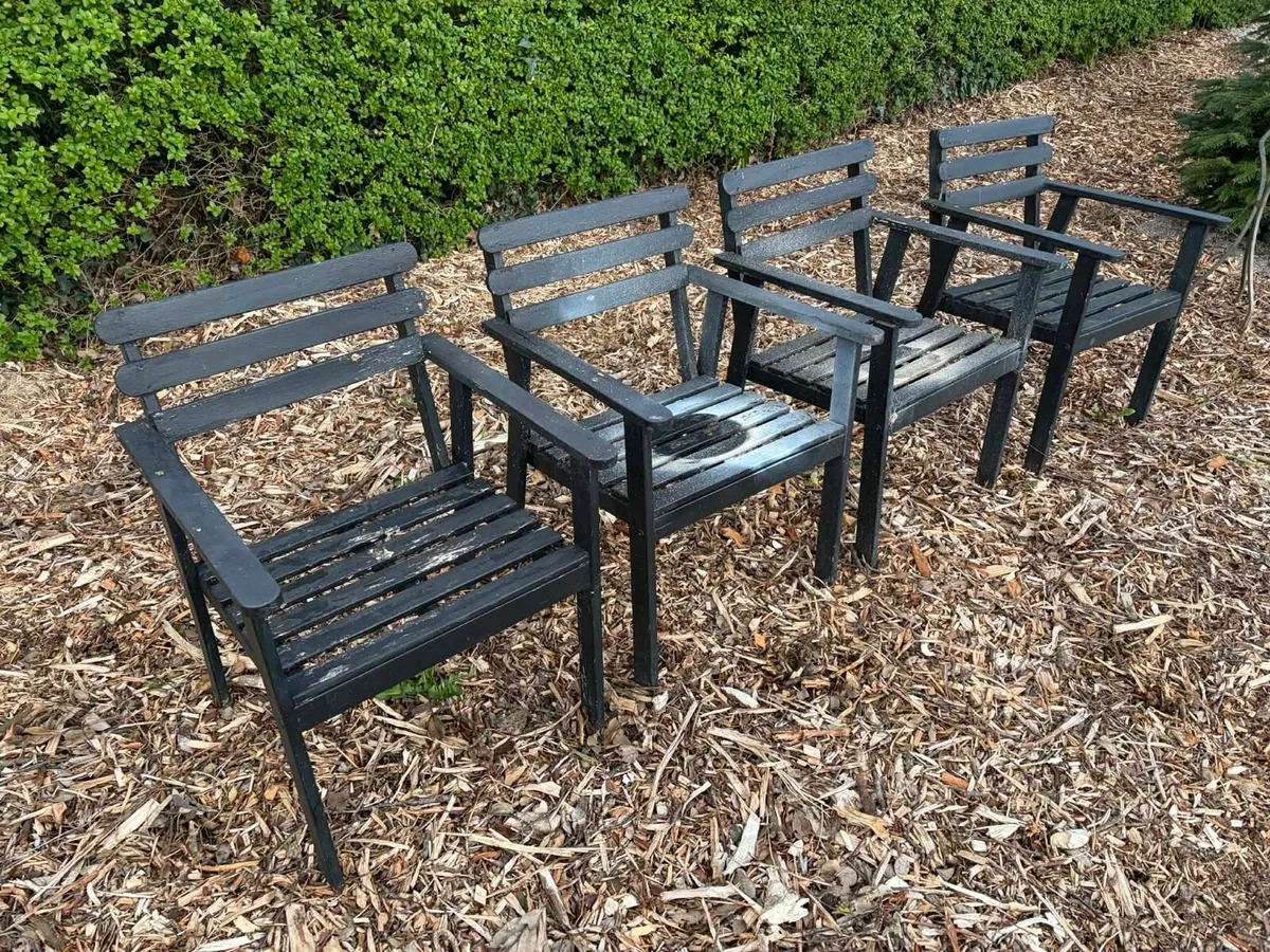 4 wooden garden chairs - Image 2