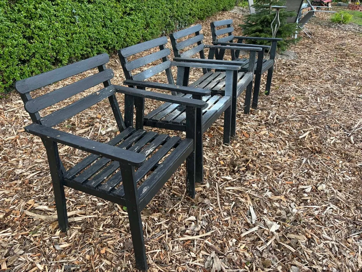 4 wooden garden chairs - Image 3