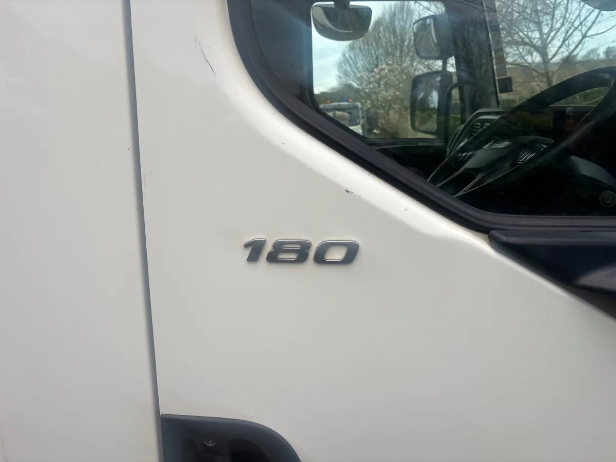 Daf lf 12 ton double sleeper - Image 3