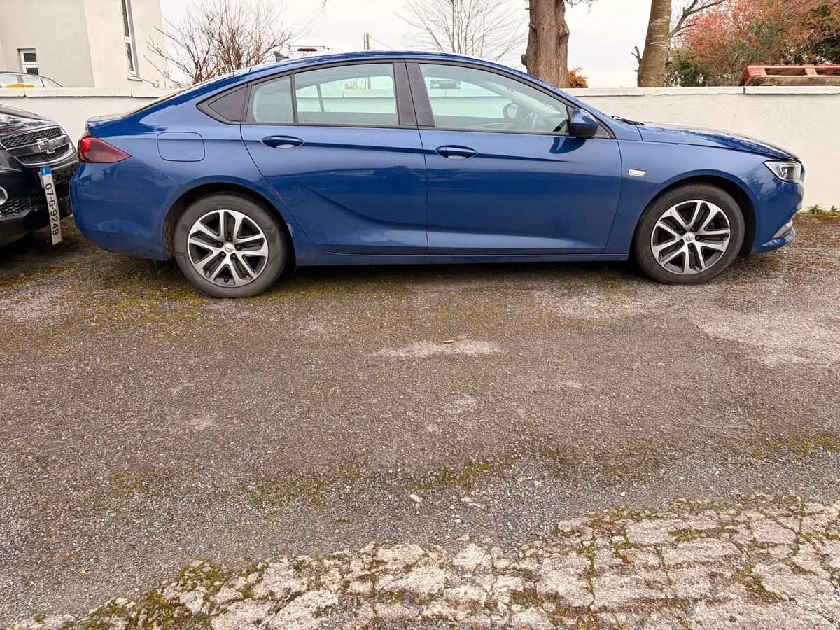 202 Opel Insignia - Image 2