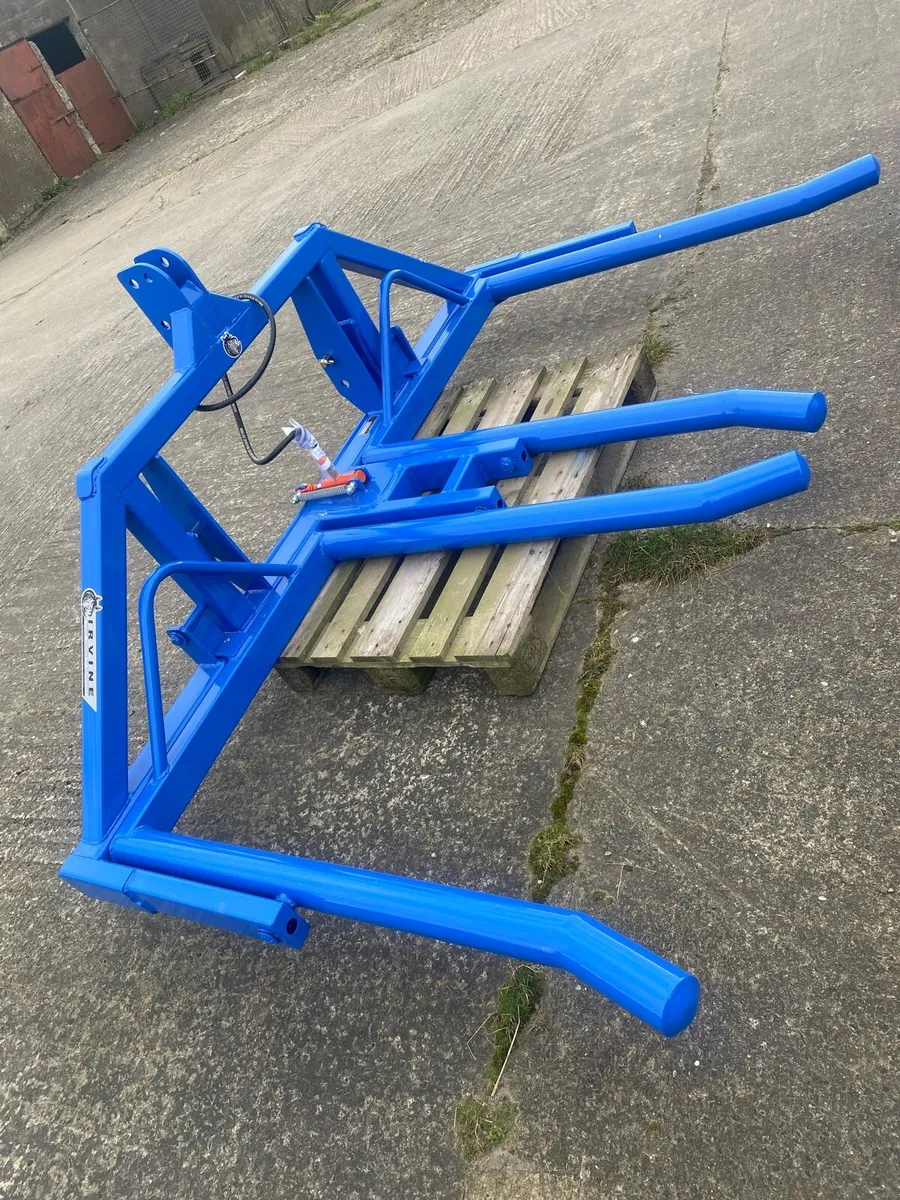 Irvine bale lifters - Image 1