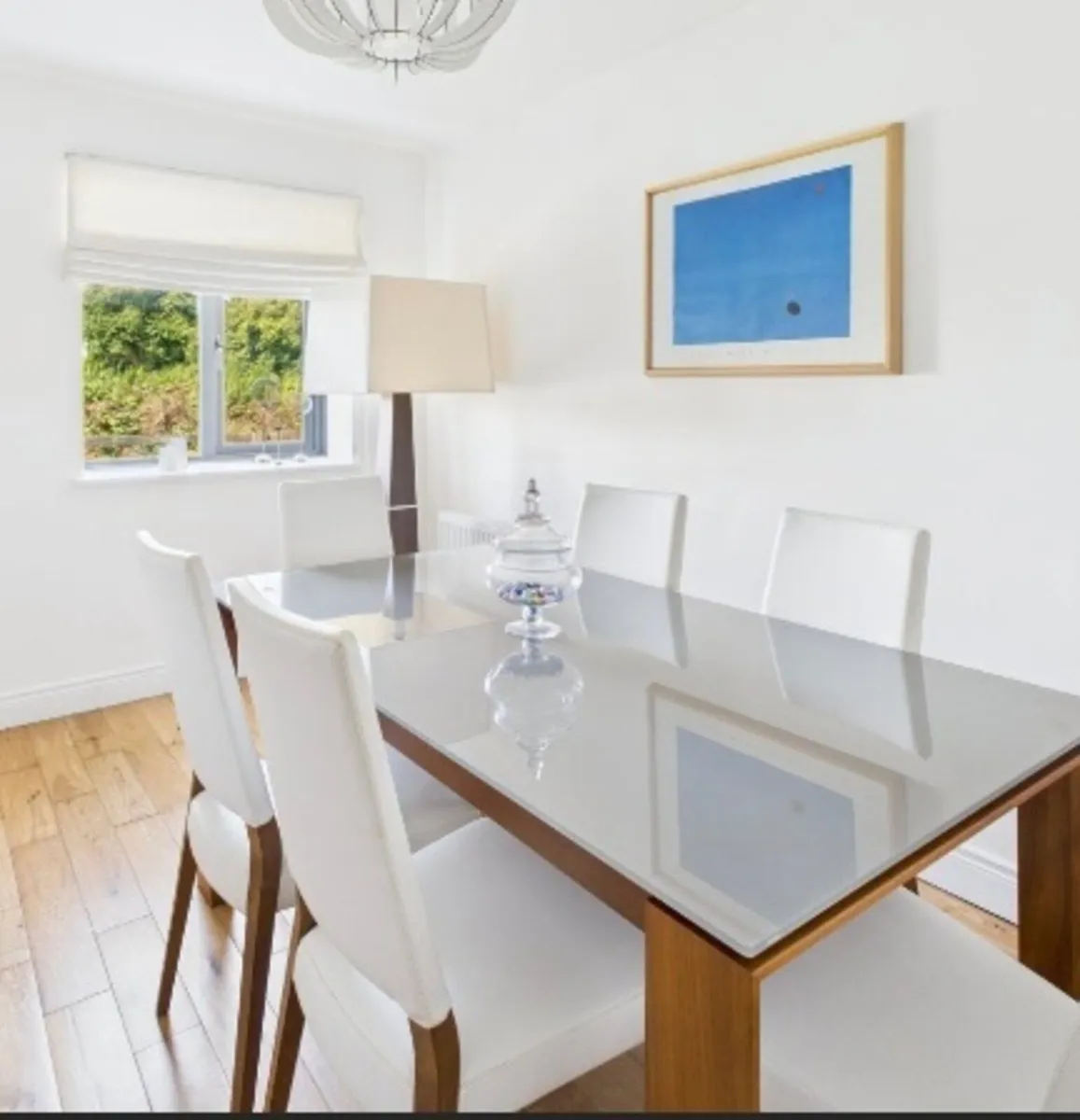 Table and chairs - Image 2