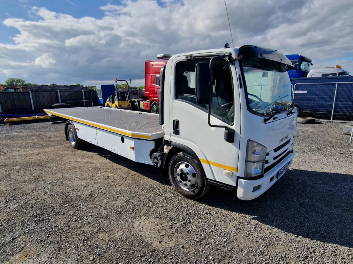 Isuzu recovery truck - Image 4