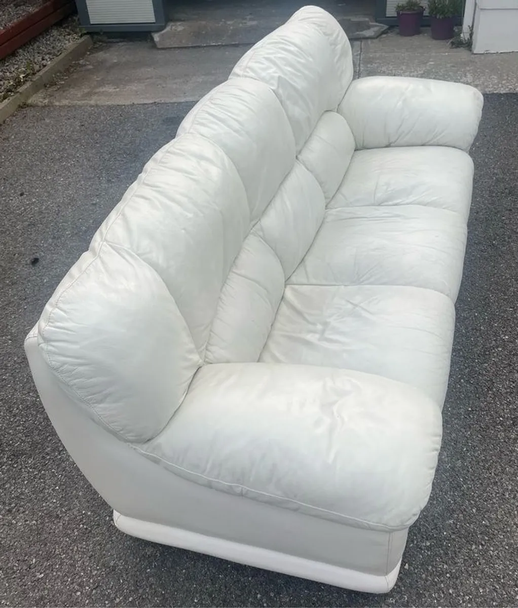 couch for Sale - Image 2